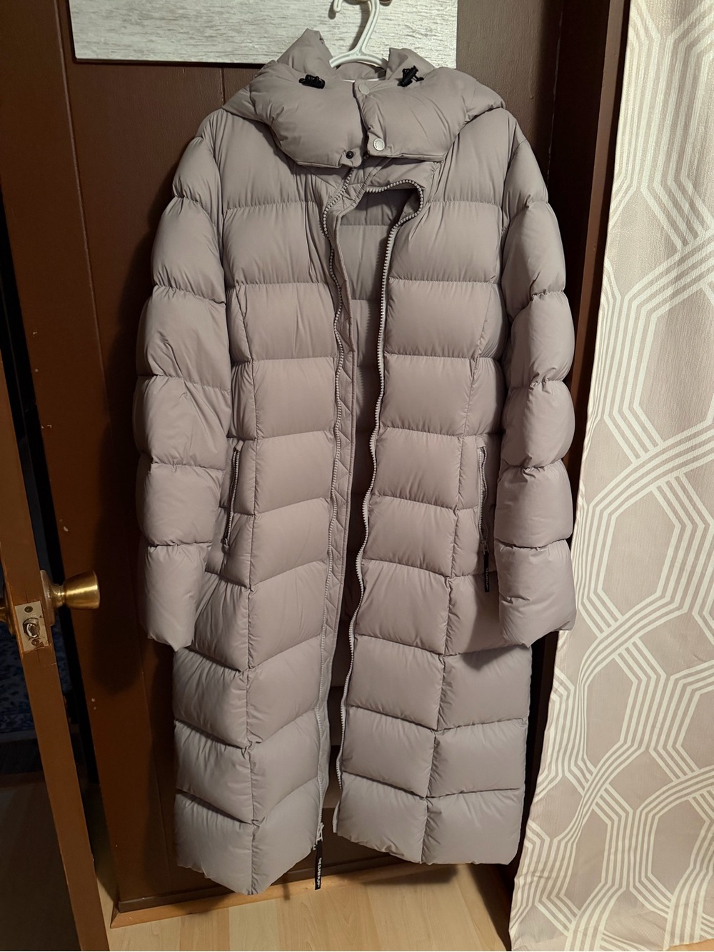 Aritzia Supersnug Puff Long